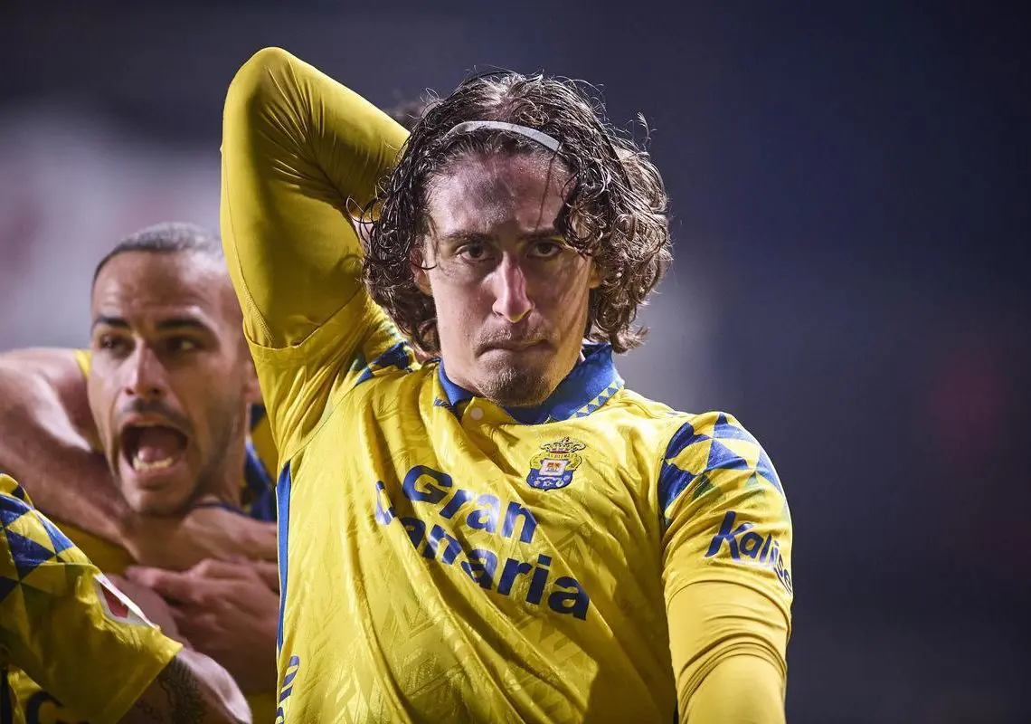 Fabio Silva celebrando un gol